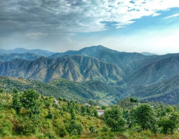 Kanatal in Monsoon 2025: A Refreshing Escape into Nature’s Lap